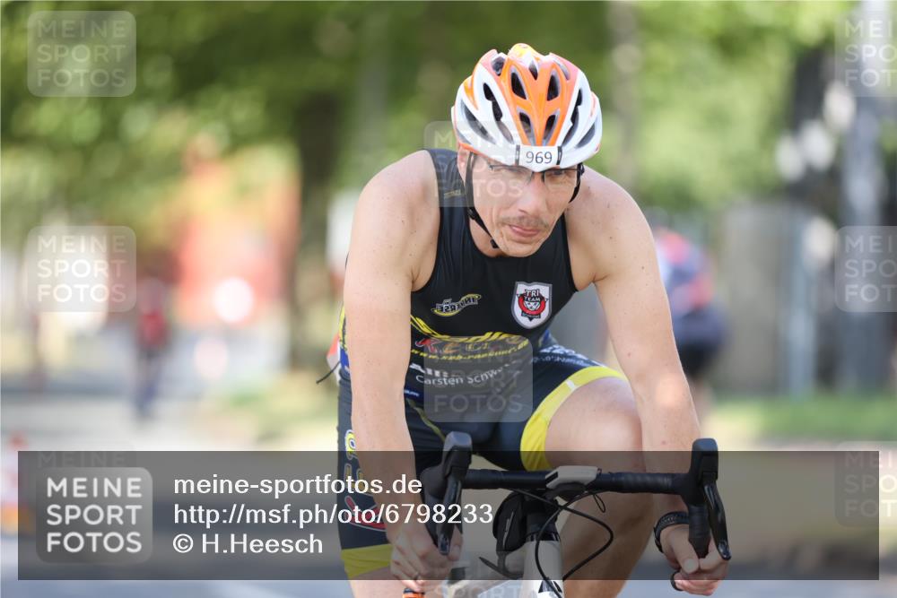 11.08.2024 - GEWOBA Citytriathlon Bremen H.Heesch http://msf.ph/oto/6798233 11.08.2024 11:54:04 Laufen  meine-sportfotos.de