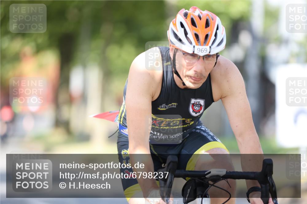 11.08.2024 - GEWOBA Citytriathlon Bremen H.Heesch http://msf.ph/oto/6798237 11.08.2024 11:54:04 Laufen  meine-sportfotos.de