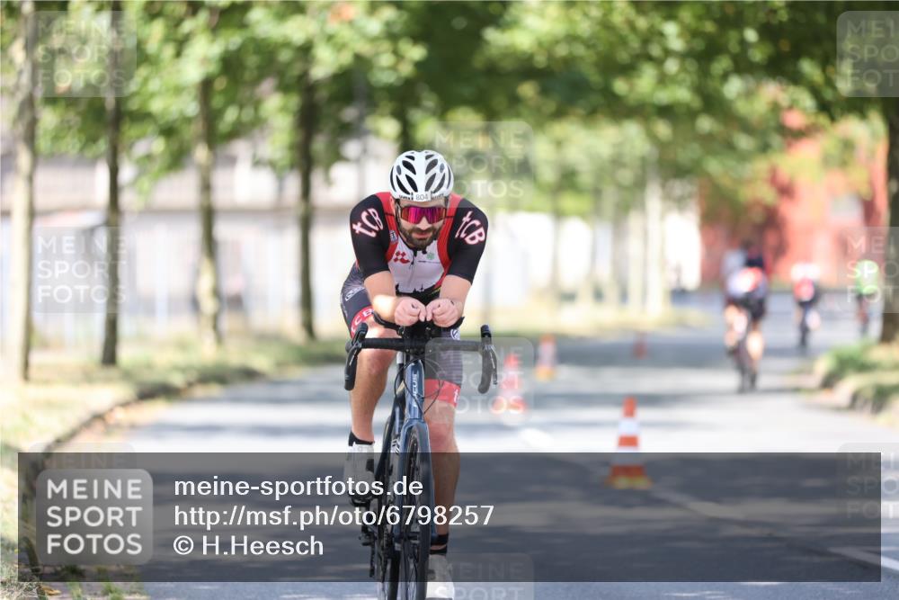 11.08.2024 - GEWOBA Citytriathlon Bremen H.Heesch http://msf.ph/oto/6798257 11.08.2024 11:54:07 Laufen  meine-sportfotos.de