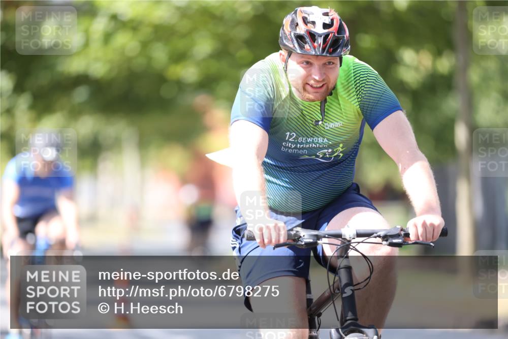 11.08.2024 - GEWOBA Citytriathlon Bremen H.Heesch http://msf.ph/oto/6798275 11.08.2024 13:35:20 Radfahren 295, 296, 403, 420, 421, 431, 444, 544, 564, 598, 611, 677, 724, 725 meine-sportfotos.de