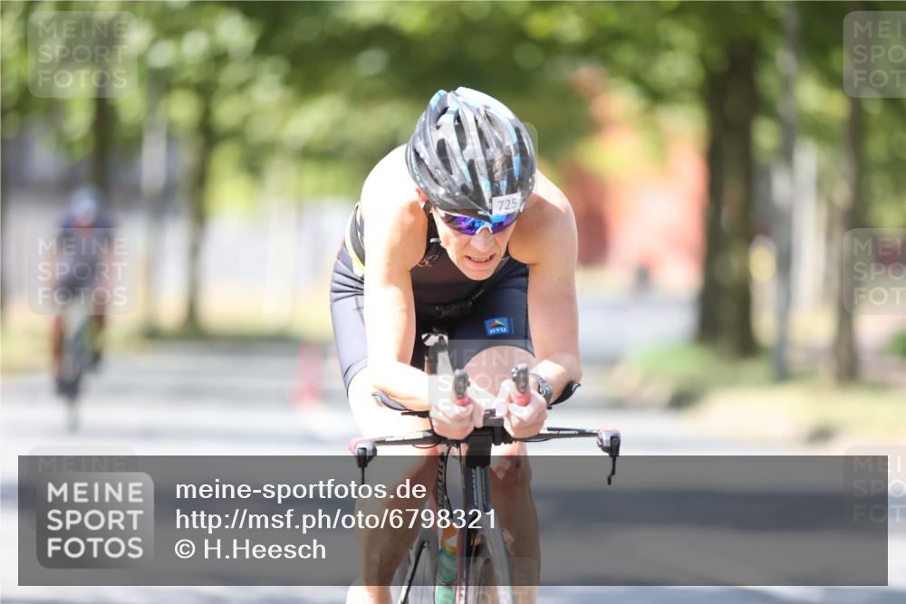 11.08.2024 - GEWOBA Citytriathlon Bremen H.Heesch http://msf.ph/oto/6798321 11.08.2024 13:35:31 Radfahren 403, 444, 521, 547, 564, 710, 725 meine-sportfotos.de