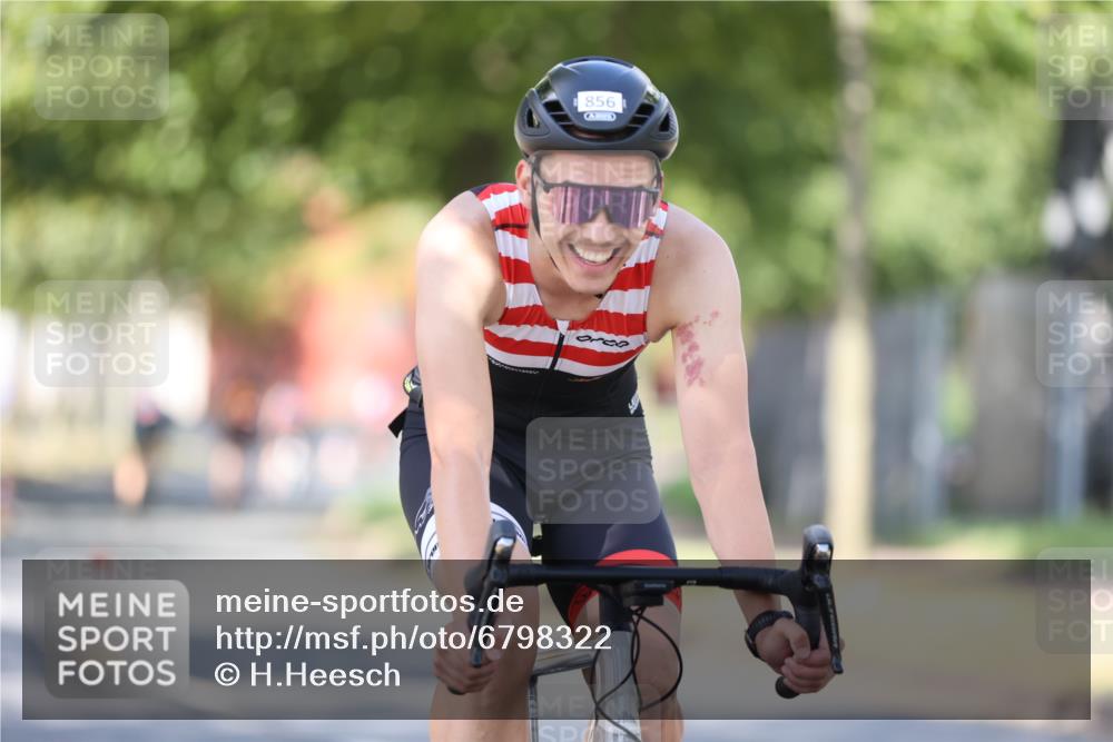 11.08.2024 - GEWOBA Citytriathlon Bremen H.Heesch http://msf.ph/oto/6798322 11.08.2024 11:54:13 Laufen  meine-sportfotos.de