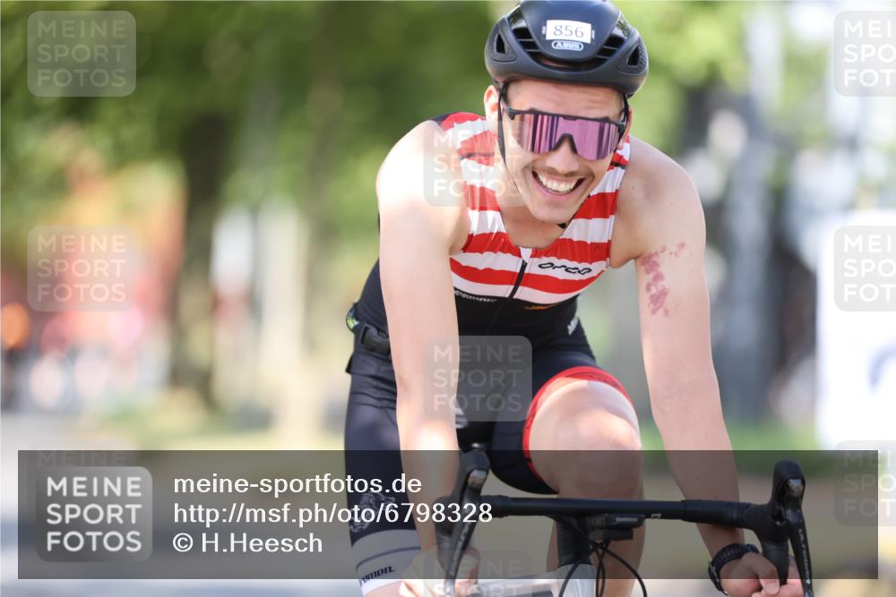 11.08.2024 - GEWOBA Citytriathlon Bremen H.Heesch http://msf.ph/oto/6798328 11.08.2024 11:54:13 Laufen  meine-sportfotos.de