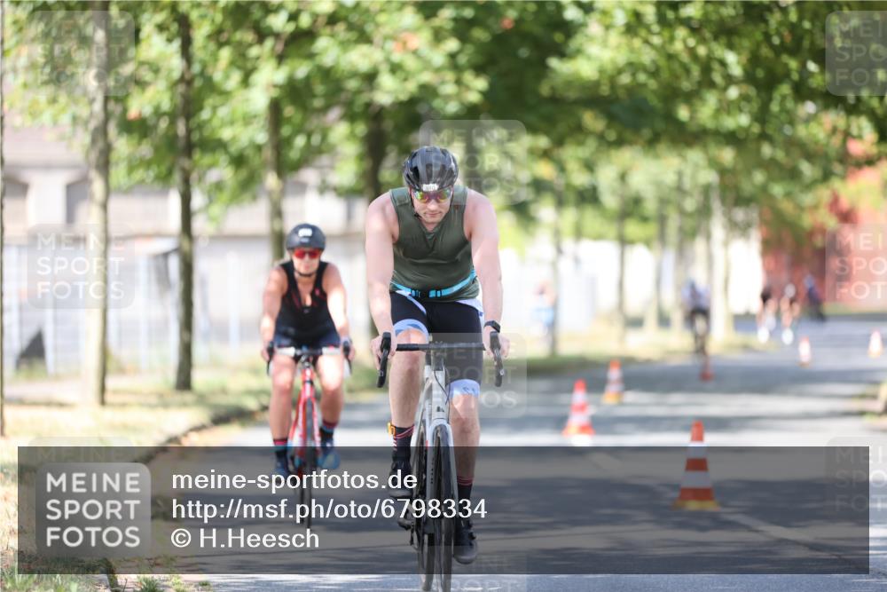 11.08.2024 - GEWOBA Citytriathlon Bremen H.Heesch http://msf.ph/oto/6798334 11.08.2024 11:54:25 Laufen  meine-sportfotos.de