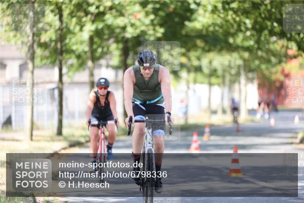 11.08.2024 - GEWOBA Citytriathlon Bremen H.Heesch http://msf.ph/oto/6798336 11.08.2024 11:54:25 Laufen  meine-sportfotos.de