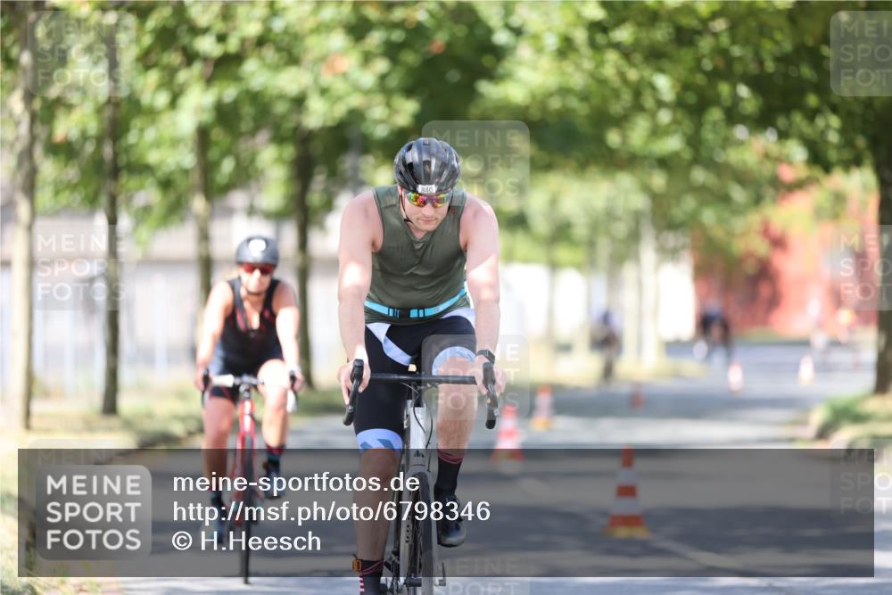 11.08.2024 - GEWOBA Citytriathlon Bremen H.Heesch http://msf.ph/oto/6798346 11.08.2024 11:54:25 Laufen  meine-sportfotos.de