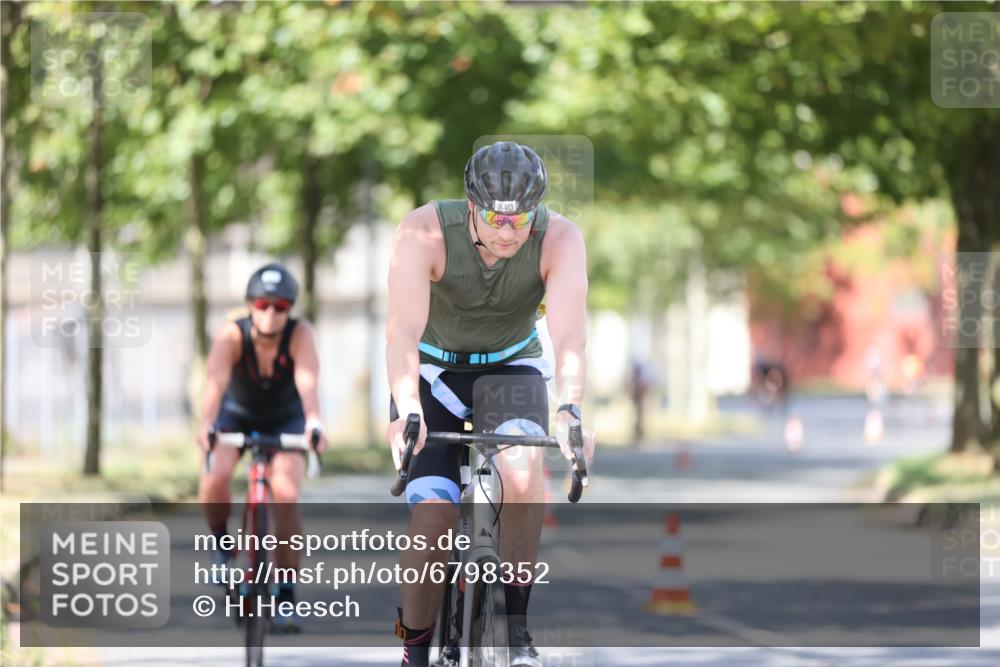11.08.2024 - GEWOBA Citytriathlon Bremen H.Heesch http://msf.ph/oto/6798352 11.08.2024 11:54:25 Laufen  meine-sportfotos.de
