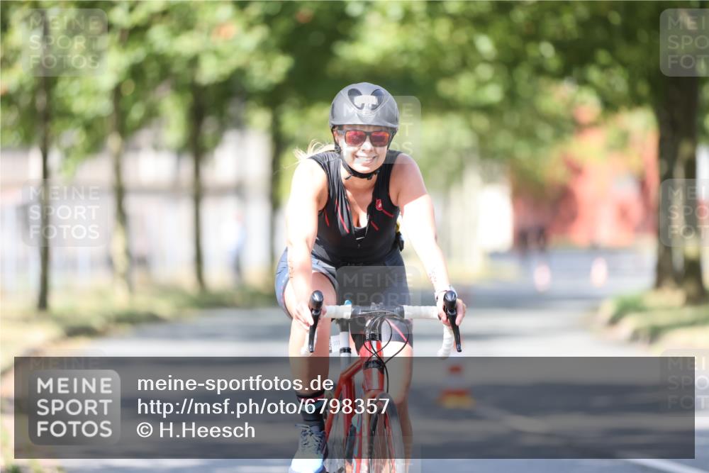 11.08.2024 - GEWOBA Citytriathlon Bremen H.Heesch http://msf.ph/oto/6798357 11.08.2024 11:54:26 Laufen  meine-sportfotos.de