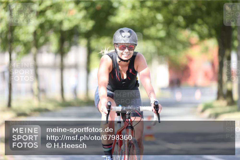 11.08.2024 - GEWOBA Citytriathlon Bremen H.Heesch http://msf.ph/oto/6798360 11.08.2024 11:54:27 Laufen  meine-sportfotos.de