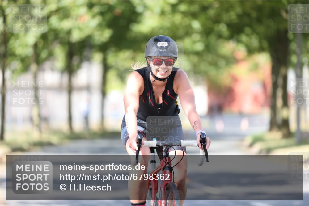 11.08.2024 - GEWOBA Citytriathlon Bremen H.Heesch http://msf.ph/oto/6798362 11.08.2024 11:54:27 Laufen  meine-sportfotos.de