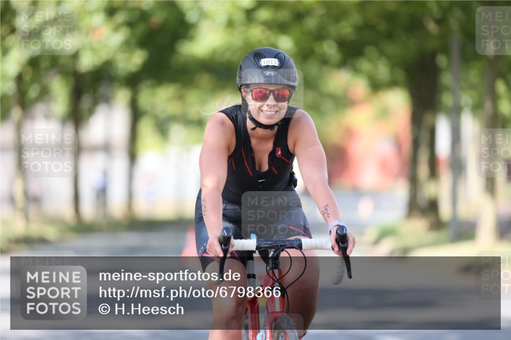 11.08.2024 - GEWOBA Citytriathlon Bremen H.Heesch http://msf.ph/oto/6798366 11.08.2024 11:54:27 Laufen  meine-sportfotos.de