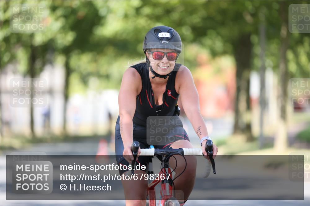 11.08.2024 - GEWOBA Citytriathlon Bremen H.Heesch http://msf.ph/oto/6798367 11.08.2024 11:54:27 Laufen  meine-sportfotos.de
