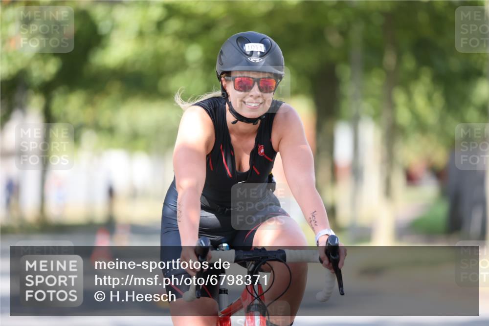 11.08.2024 - GEWOBA Citytriathlon Bremen H.Heesch http://msf.ph/oto/6798371 11.08.2024 11:54:27 Laufen  meine-sportfotos.de