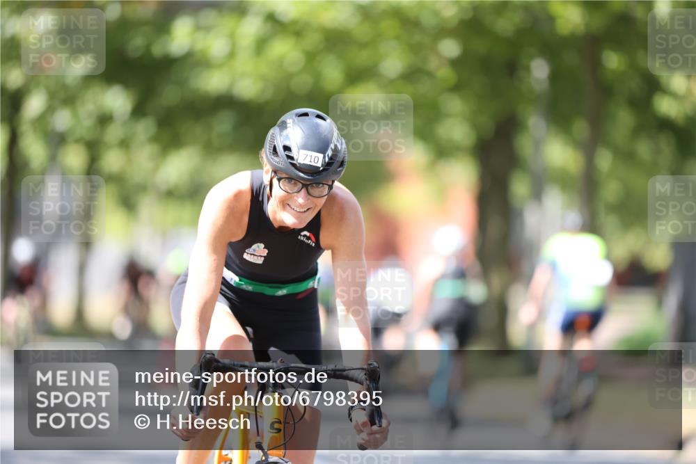 11.08.2024 - GEWOBA Citytriathlon Bremen H.Heesch http://msf.ph/oto/6798395 11.08.2024 13:35:40 Radfahren 251, 361, 403, 412, 463, 483, 521, 547, 710, 725 meine-sportfotos.de