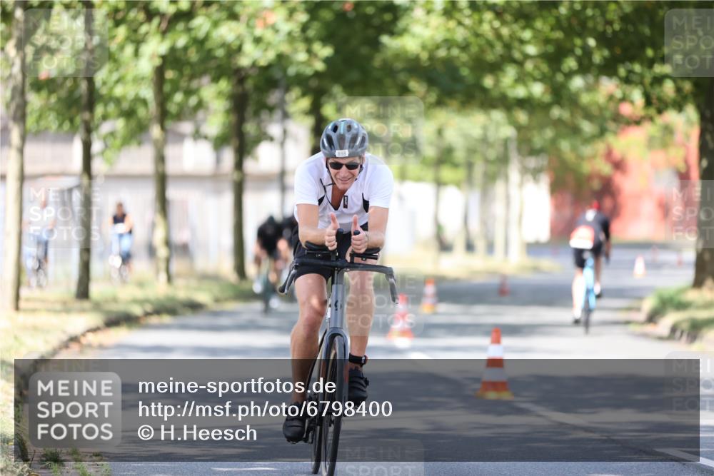 11.08.2024 - GEWOBA Citytriathlon Bremen H.Heesch http://msf.ph/oto/6798400 11.08.2024 11:54:33 Laufen  meine-sportfotos.de