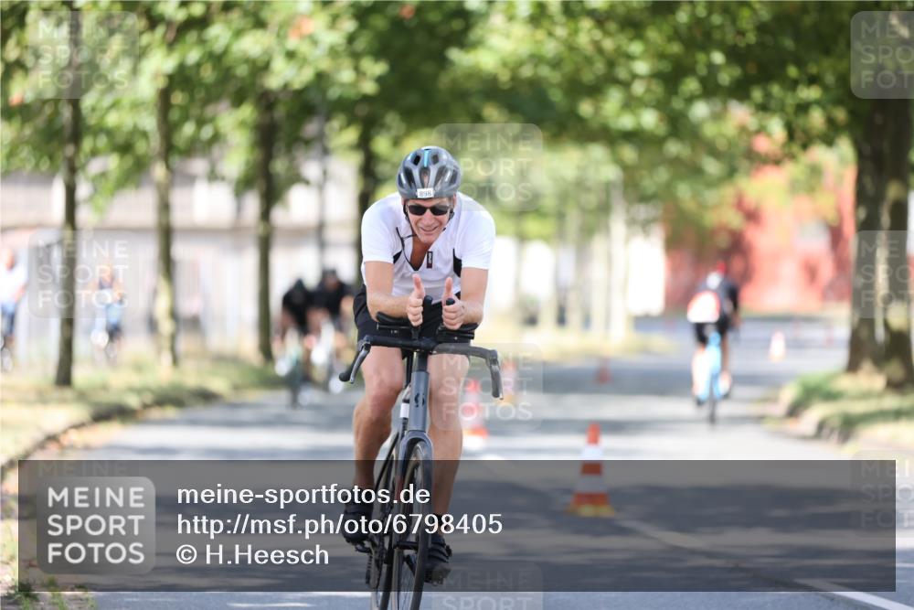 11.08.2024 - GEWOBA Citytriathlon Bremen H.Heesch http://msf.ph/oto/6798405 11.08.2024 11:54:33 Laufen  meine-sportfotos.de