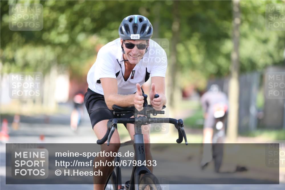 11.08.2024 - GEWOBA Citytriathlon Bremen H.Heesch http://msf.ph/oto/6798433 11.08.2024 11:54:34 Laufen  meine-sportfotos.de