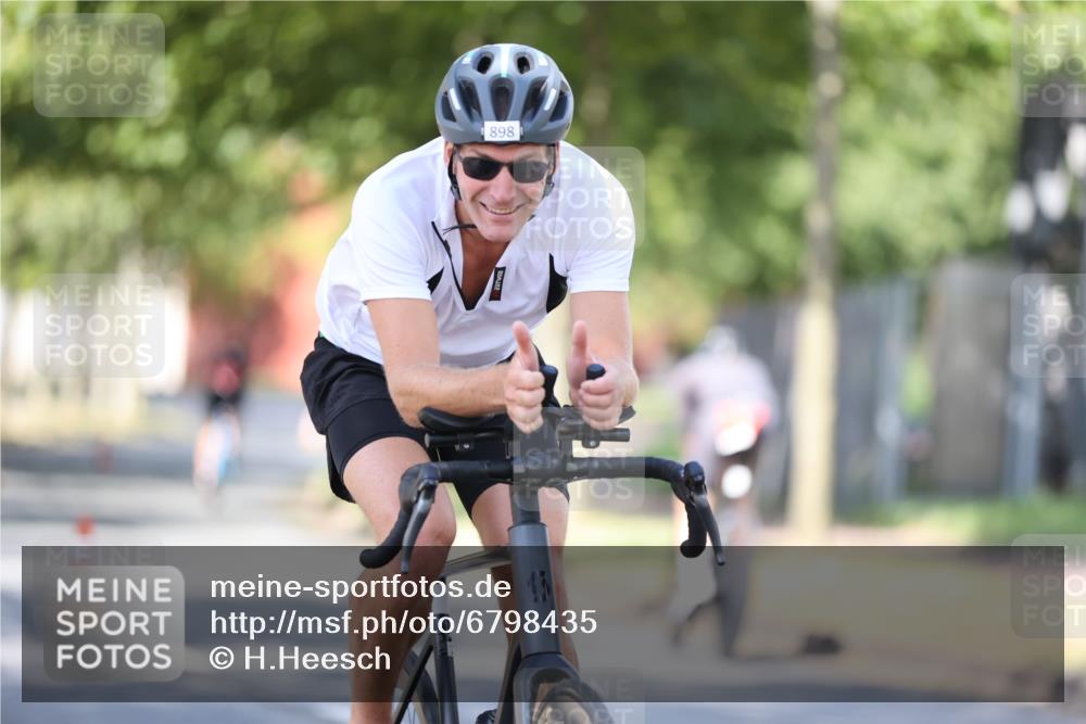 11.08.2024 - GEWOBA Citytriathlon Bremen H.Heesch http://msf.ph/oto/6798435 11.08.2024 11:54:34 Laufen  meine-sportfotos.de