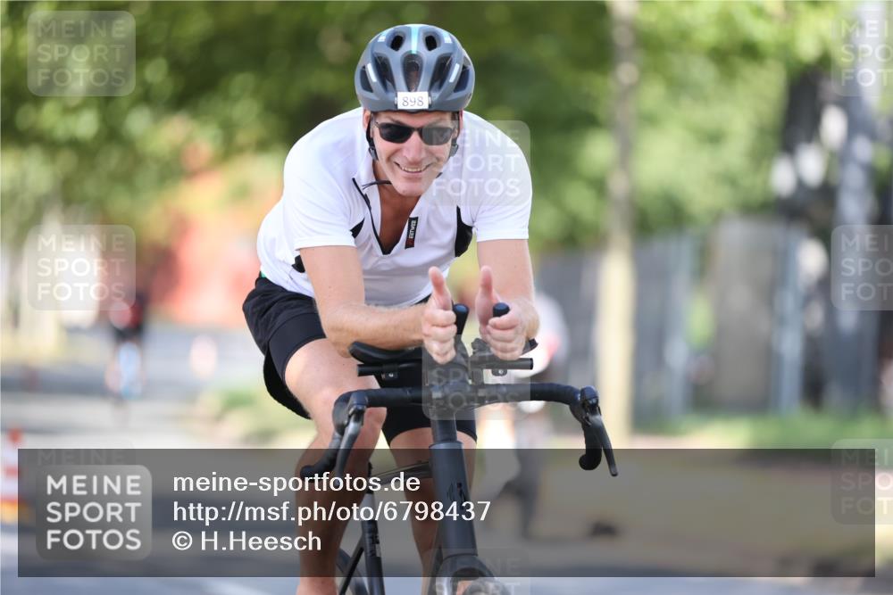 11.08.2024 - GEWOBA Citytriathlon Bremen H.Heesch http://msf.ph/oto/6798437 11.08.2024 11:54:34 Laufen  meine-sportfotos.de