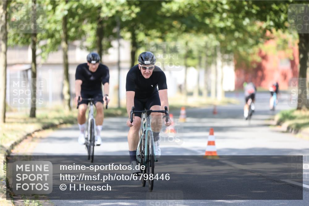 11.08.2024 - GEWOBA Citytriathlon Bremen H.Heesch http://msf.ph/oto/6798446 11.08.2024 11:54:37 Laufen  meine-sportfotos.de
