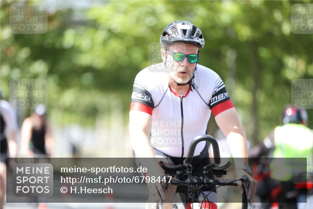 11.08.2024 - GEWOBA Citytriathlon Bremen H.Heesch http://msf.ph/oto/6798447 11.08.2024 13:35:47 Radfahren 251, 329, 361, 412, 463, 483, 521, 547, 710 meine-sportfotos.de