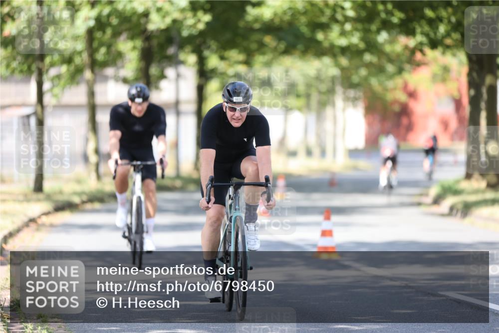 11.08.2024 - GEWOBA Citytriathlon Bremen H.Heesch http://msf.ph/oto/6798450 11.08.2024 11:54:38 Laufen  meine-sportfotos.de