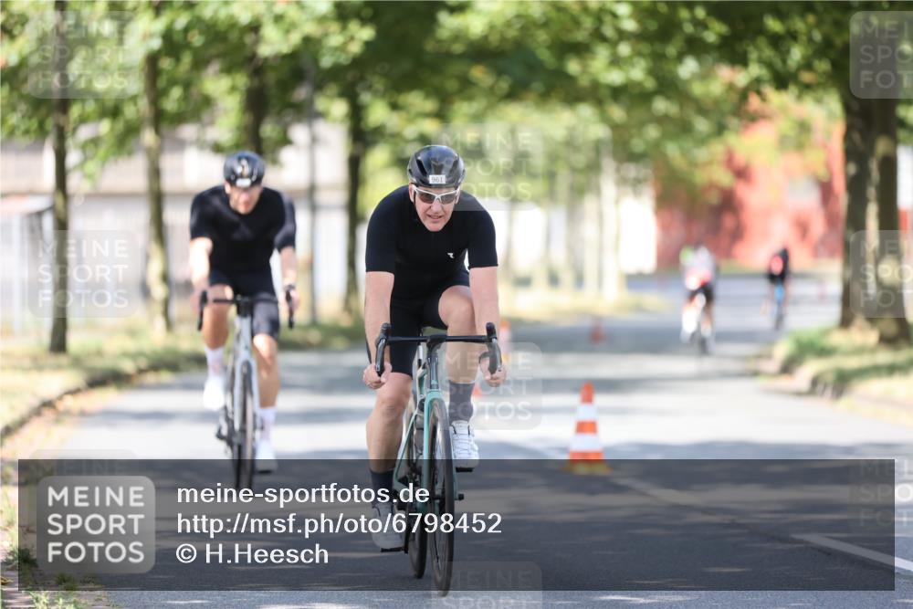 11.08.2024 - GEWOBA Citytriathlon Bremen H.Heesch http://msf.ph/oto/6798452 11.08.2024 11:54:38 Laufen  meine-sportfotos.de