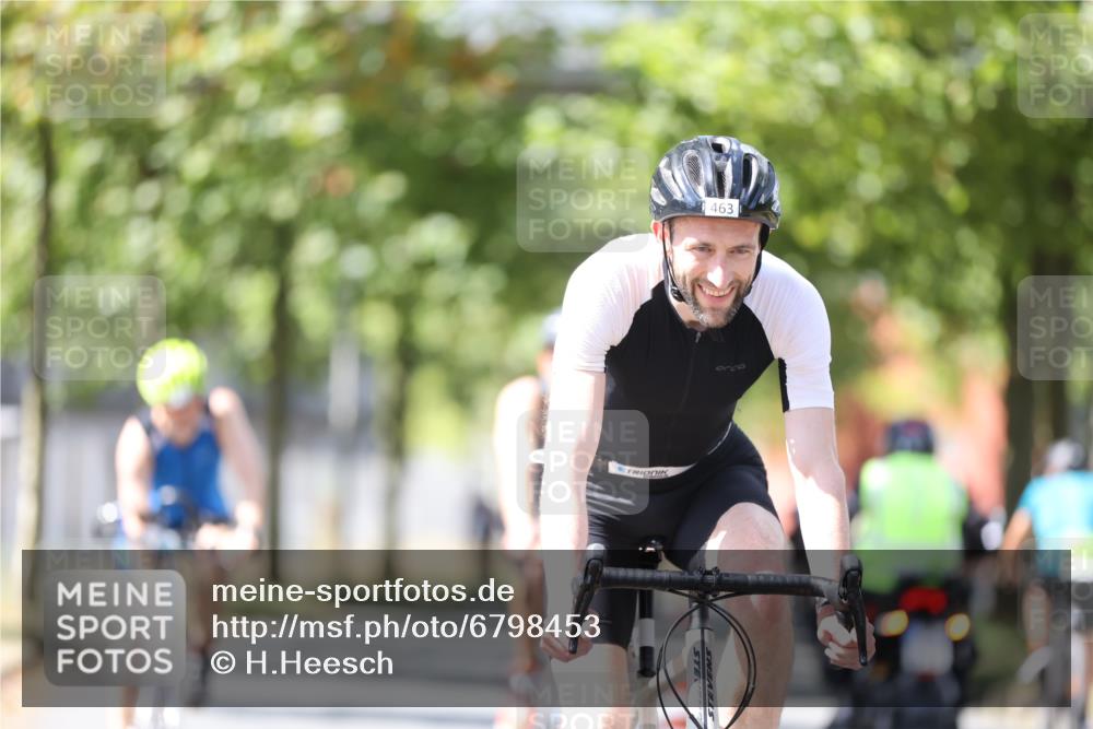 11.08.2024 - GEWOBA Citytriathlon Bremen H.Heesch http://msf.ph/oto/6798453 11.08.2024 13:35:48 Radfahren 251, 329, 361, 412, 463, 483, 521, 547, 710 meine-sportfotos.de