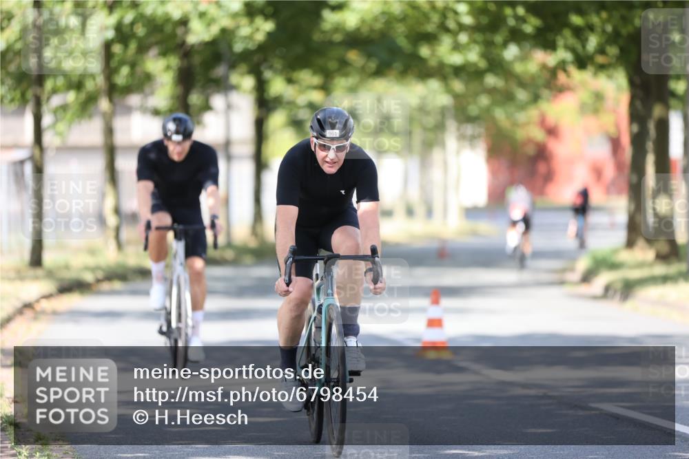 11.08.2024 - GEWOBA Citytriathlon Bremen H.Heesch http://msf.ph/oto/6798454 11.08.2024 11:54:38 Laufen  meine-sportfotos.de