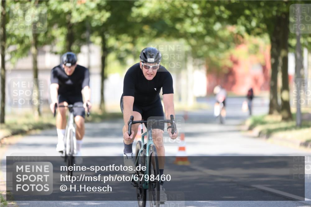 11.08.2024 - GEWOBA Citytriathlon Bremen H.Heesch http://msf.ph/oto/6798460 11.08.2024 11:54:38 Laufen  meine-sportfotos.de