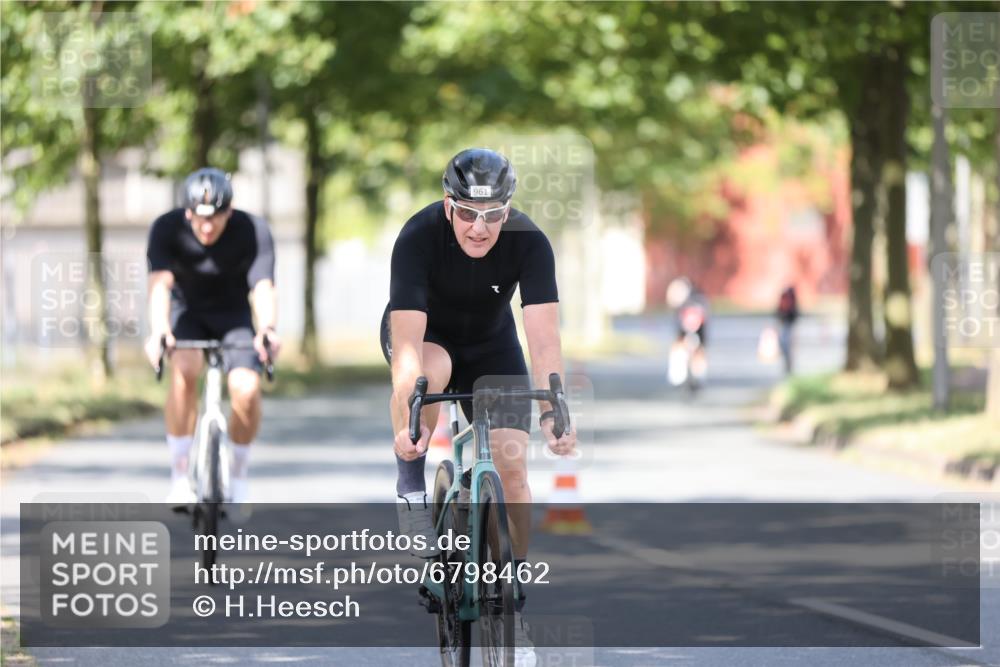 11.08.2024 - GEWOBA Citytriathlon Bremen H.Heesch http://msf.ph/oto/6798462 11.08.2024 11:54:38 Laufen  meine-sportfotos.de