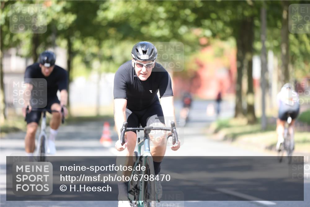 11.08.2024 - GEWOBA Citytriathlon Bremen H.Heesch http://msf.ph/oto/6798470 11.08.2024 11:54:38 Laufen  meine-sportfotos.de