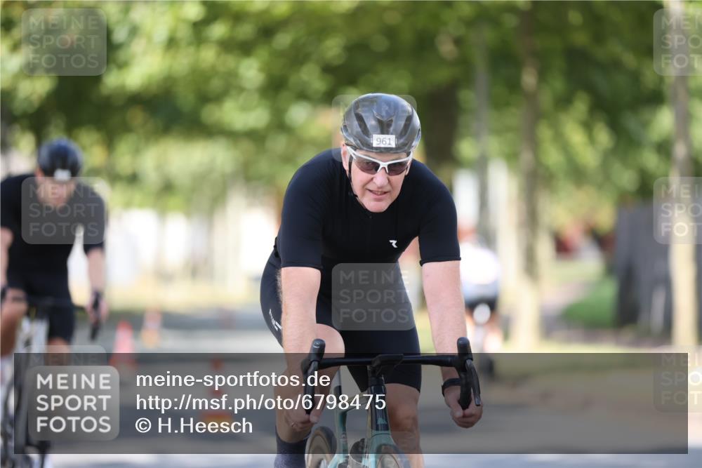 11.08.2024 - GEWOBA Citytriathlon Bremen H.Heesch http://msf.ph/oto/6798475 11.08.2024 11:54:38 Laufen  meine-sportfotos.de