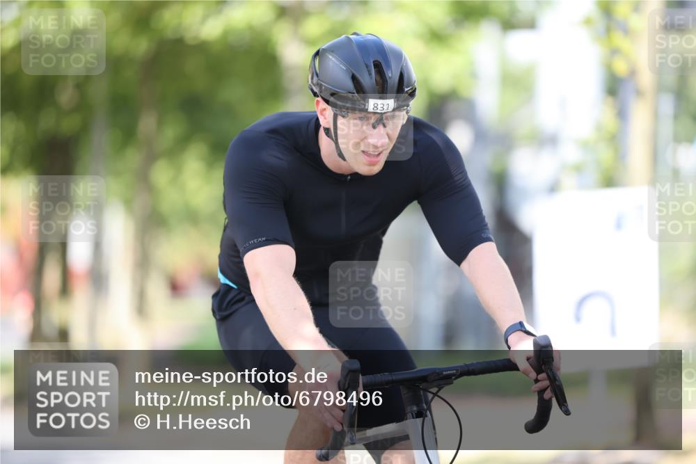 11.08.2024 - GEWOBA Citytriathlon Bremen H.Heesch http://msf.ph/oto/6798496 11.08.2024 11:54:39 Laufen  meine-sportfotos.de