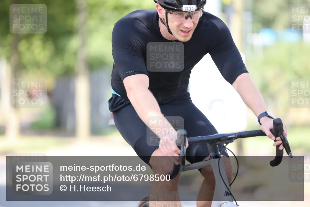 11.08.2024 - GEWOBA Citytriathlon Bremen H.Heesch http://msf.ph/oto/6798500 11.08.2024 11:54:40 Laufen  meine-sportfotos.de