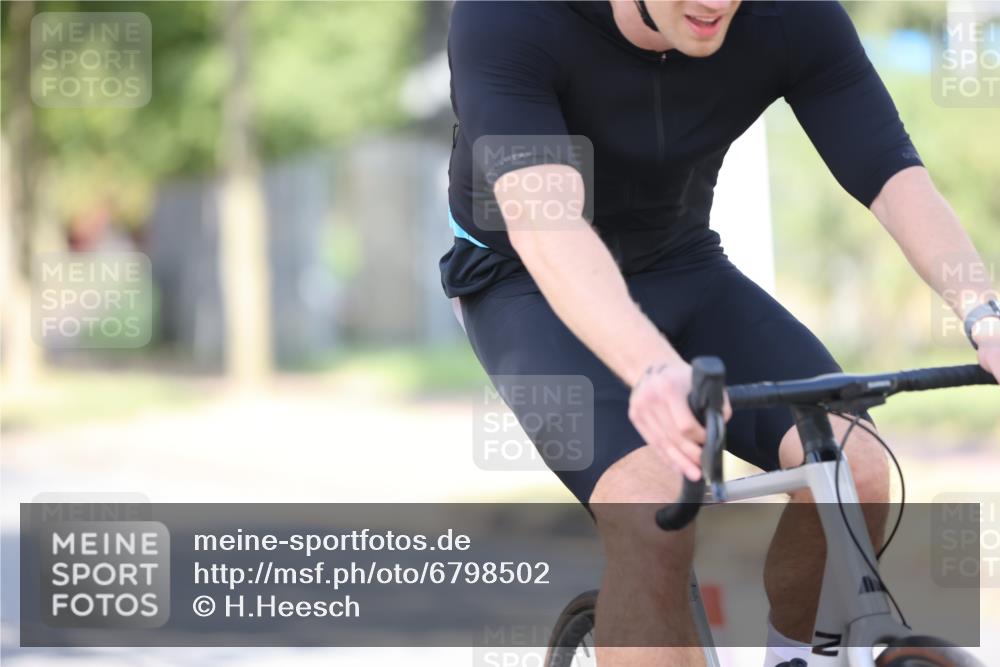11.08.2024 - GEWOBA Citytriathlon Bremen H.Heesch http://msf.ph/oto/6798502 11.08.2024 11:54:40 Laufen  meine-sportfotos.de