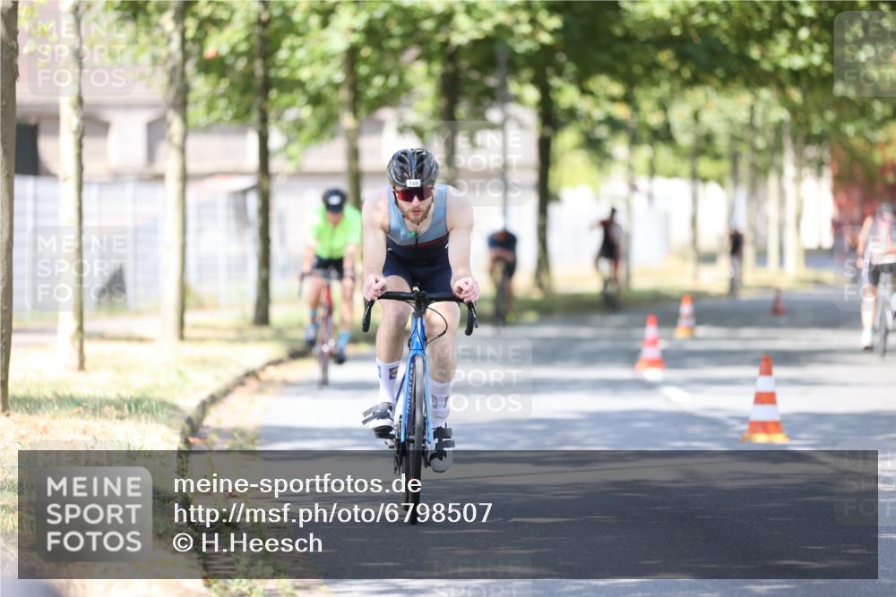 11.08.2024 - GEWOBA Citytriathlon Bremen H.Heesch http://msf.ph/oto/6798507 11.08.2024 11:54:48 Laufen  meine-sportfotos.de