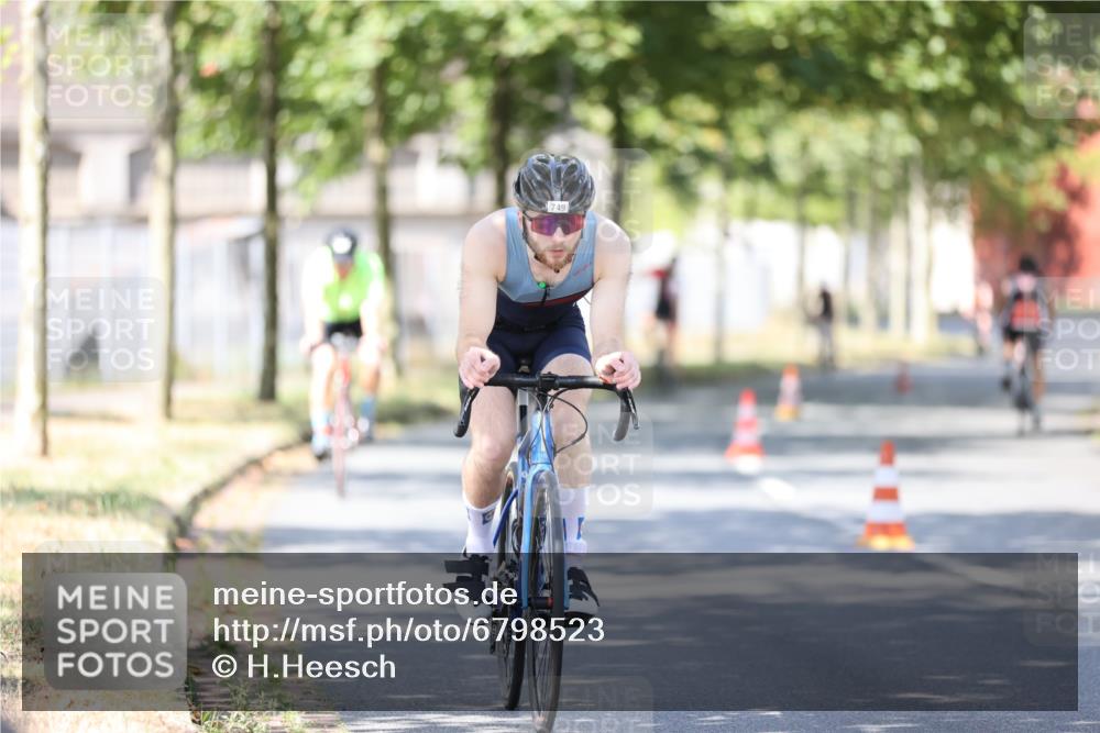 11.08.2024 - GEWOBA Citytriathlon Bremen H.Heesch http://msf.ph/oto/6798523 11.08.2024 11:54:49 Laufen  meine-sportfotos.de