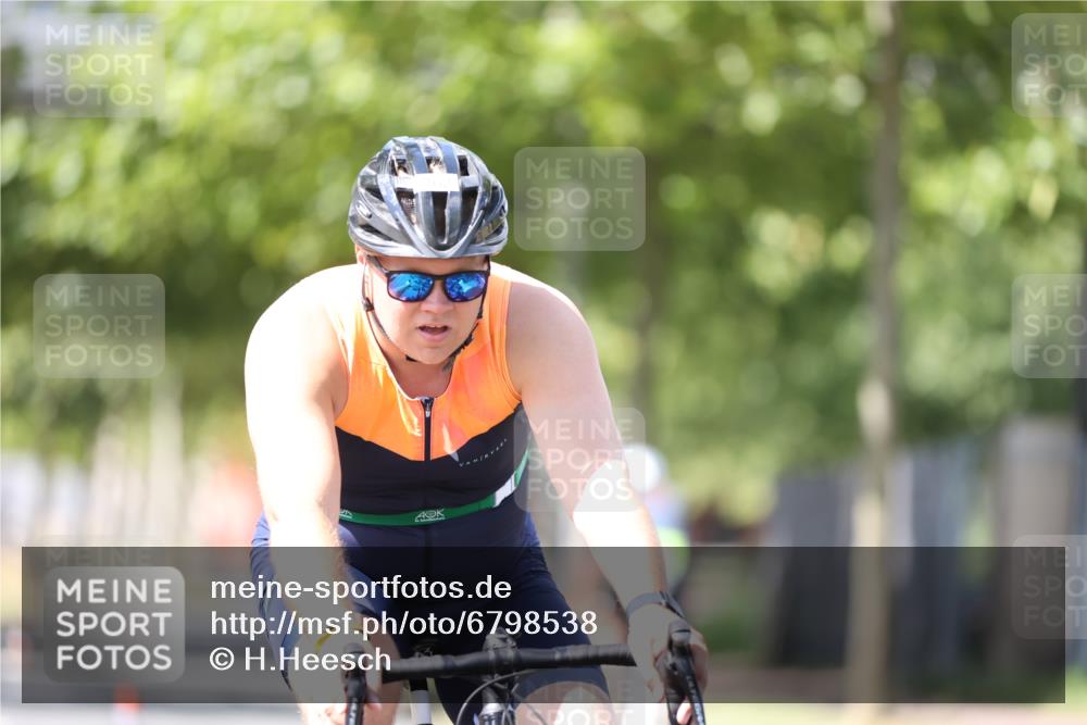 11.08.2024 - GEWOBA Citytriathlon Bremen H.Heesch http://msf.ph/oto/6798538 11.08.2024 13:36:12 Radfahren 292, 362, 486, 498 meine-sportfotos.de