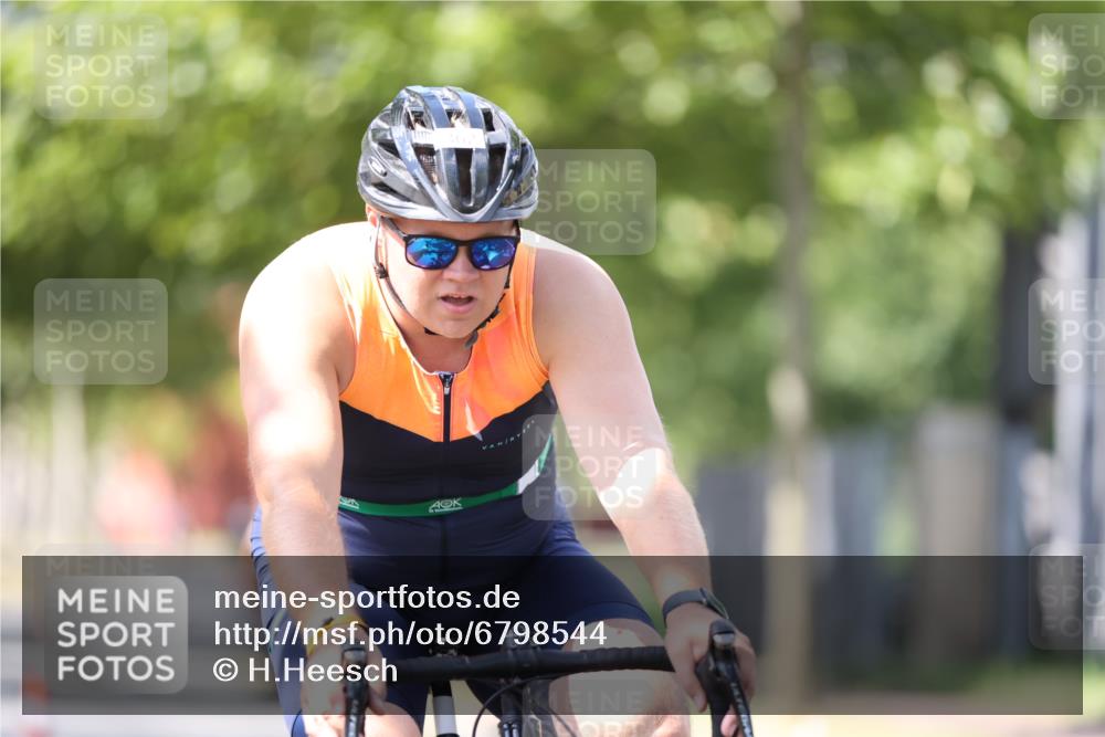 11.08.2024 - GEWOBA Citytriathlon Bremen H.Heesch http://msf.ph/oto/6798544 11.08.2024 13:36:13 Radfahren 292, 362, 486, 498 meine-sportfotos.de