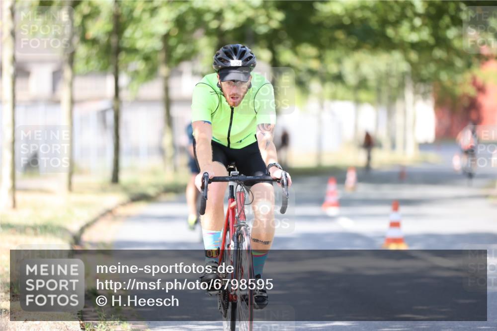 11.08.2024 - GEWOBA Citytriathlon Bremen H.Heesch http://msf.ph/oto/6798595 11.08.2024 11:54:51 Laufen  meine-sportfotos.de