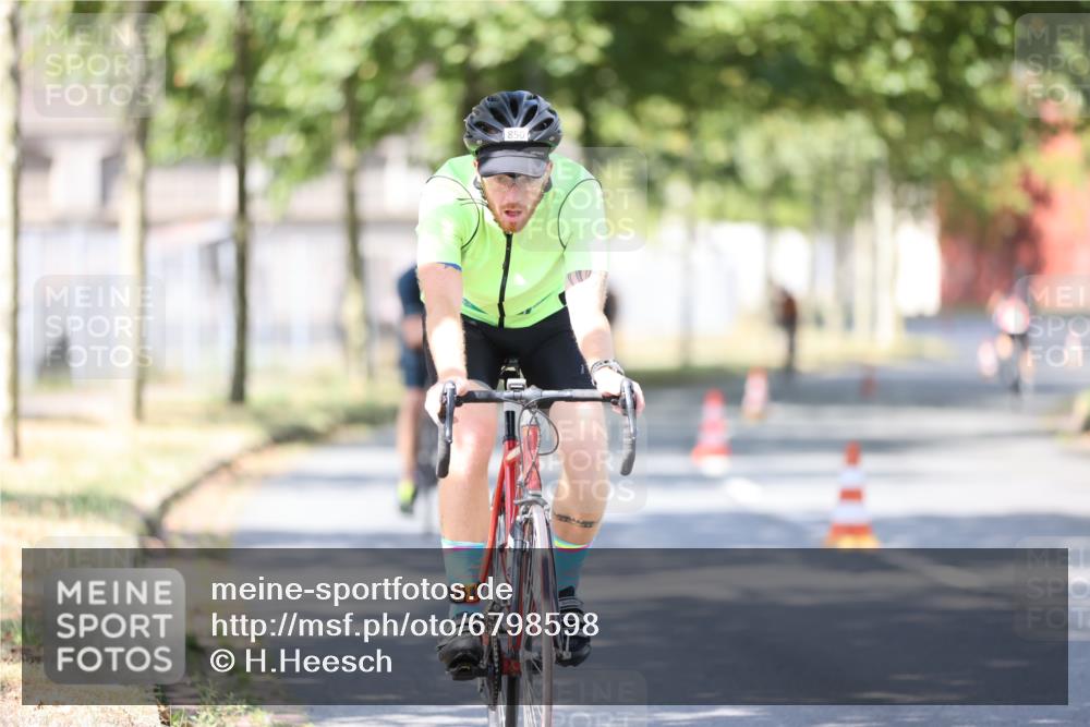 11.08.2024 - GEWOBA Citytriathlon Bremen H.Heesch http://msf.ph/oto/6798598 11.08.2024 11:54:51 Laufen  meine-sportfotos.de