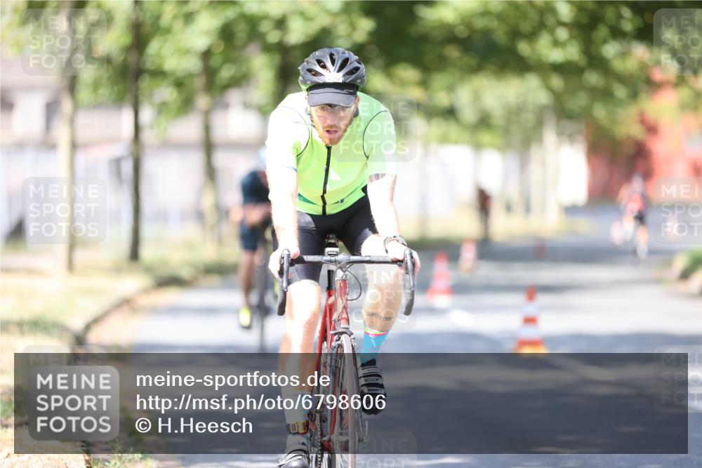11.08.2024 - GEWOBA Citytriathlon Bremen H.Heesch http://msf.ph/oto/6798606 11.08.2024 11:54:51 Laufen  meine-sportfotos.de