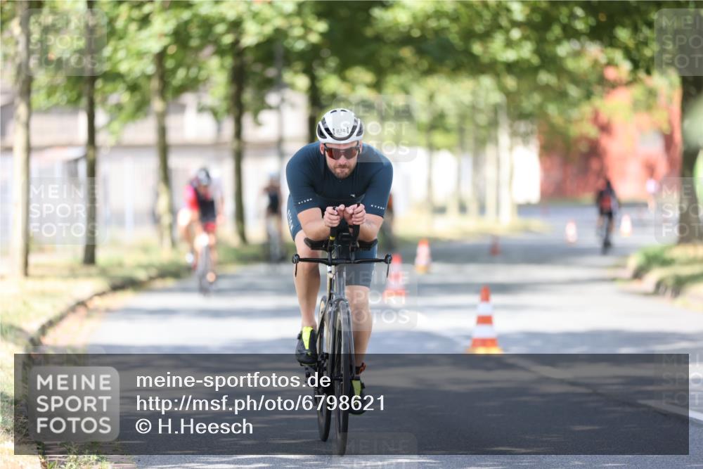 11.08.2024 - GEWOBA Citytriathlon Bremen H.Heesch http://msf.ph/oto/6798621 11.08.2024 11:54:52 Laufen  meine-sportfotos.de