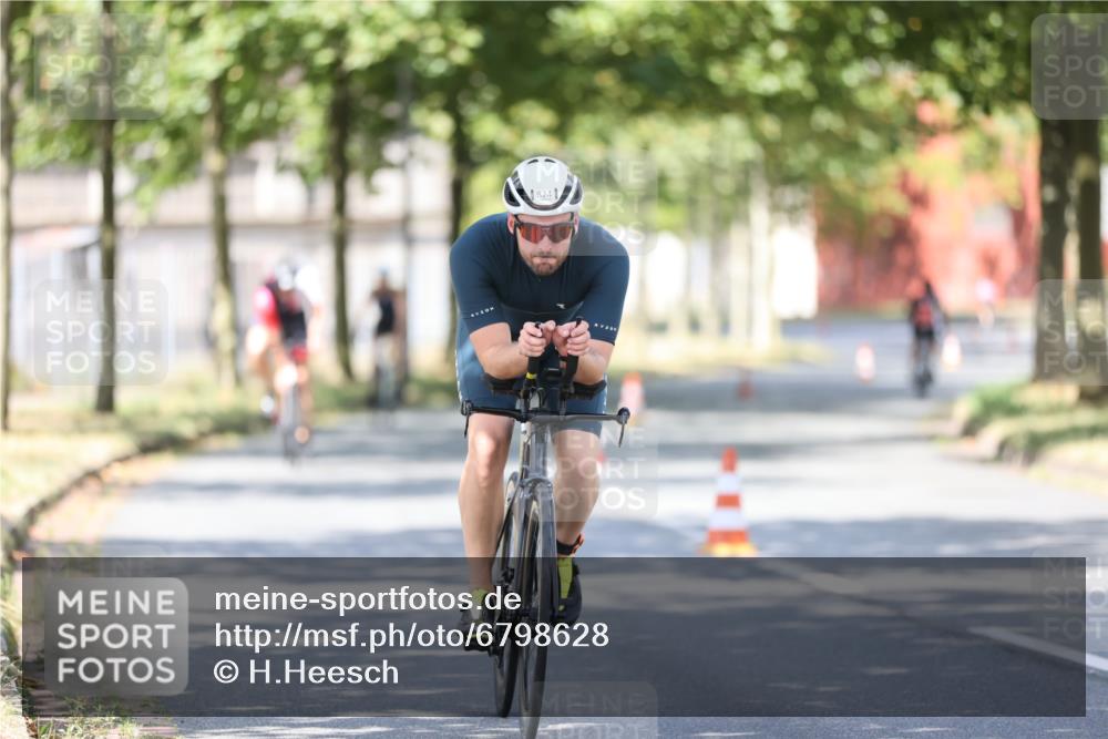 11.08.2024 - GEWOBA Citytriathlon Bremen H.Heesch http://msf.ph/oto/6798628 11.08.2024 11:54:52 Laufen  meine-sportfotos.de