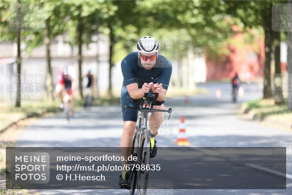 11.08.2024 - GEWOBA Citytriathlon Bremen H.Heesch http://msf.ph/oto/6798635 11.08.2024 11:54:53 Laufen  meine-sportfotos.de