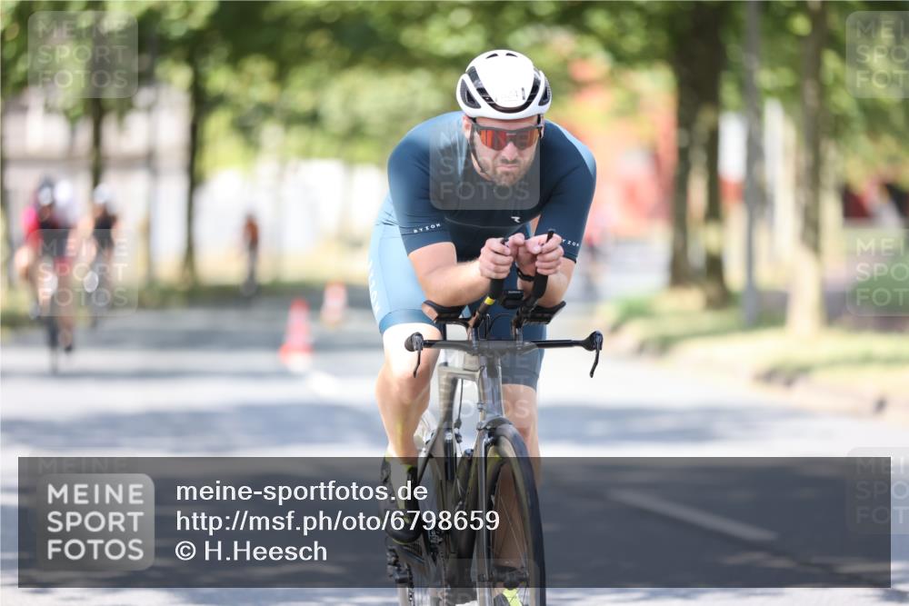 11.08.2024 - GEWOBA Citytriathlon Bremen H.Heesch http://msf.ph/oto/6798659 11.08.2024 11:54:53 Laufen  meine-sportfotos.de