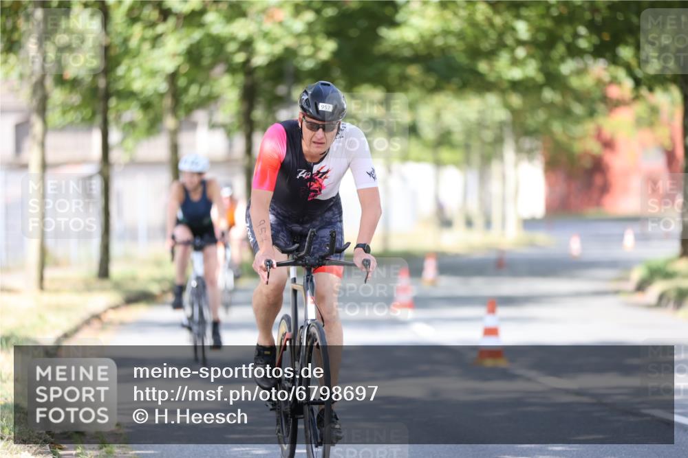 11.08.2024 - GEWOBA Citytriathlon Bremen H.Heesch http://msf.ph/oto/6798697 11.08.2024 11:54:56 Laufen  meine-sportfotos.de