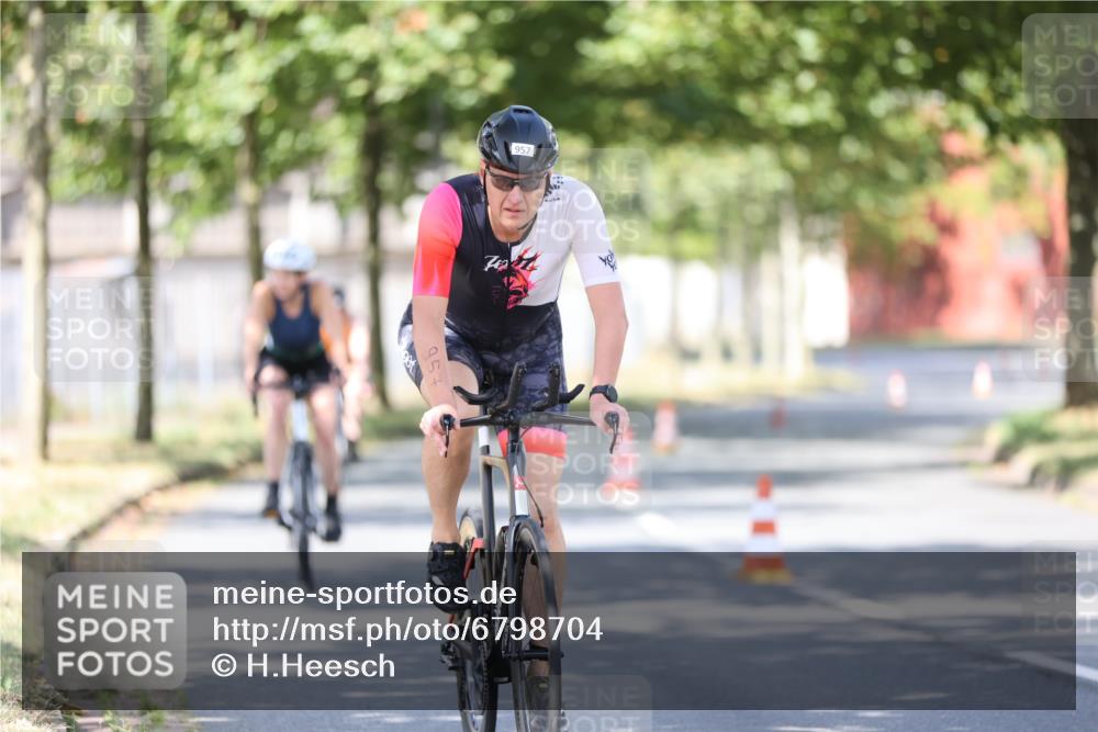 11.08.2024 - GEWOBA Citytriathlon Bremen H.Heesch http://msf.ph/oto/6798704 11.08.2024 11:54:56 Laufen  meine-sportfotos.de