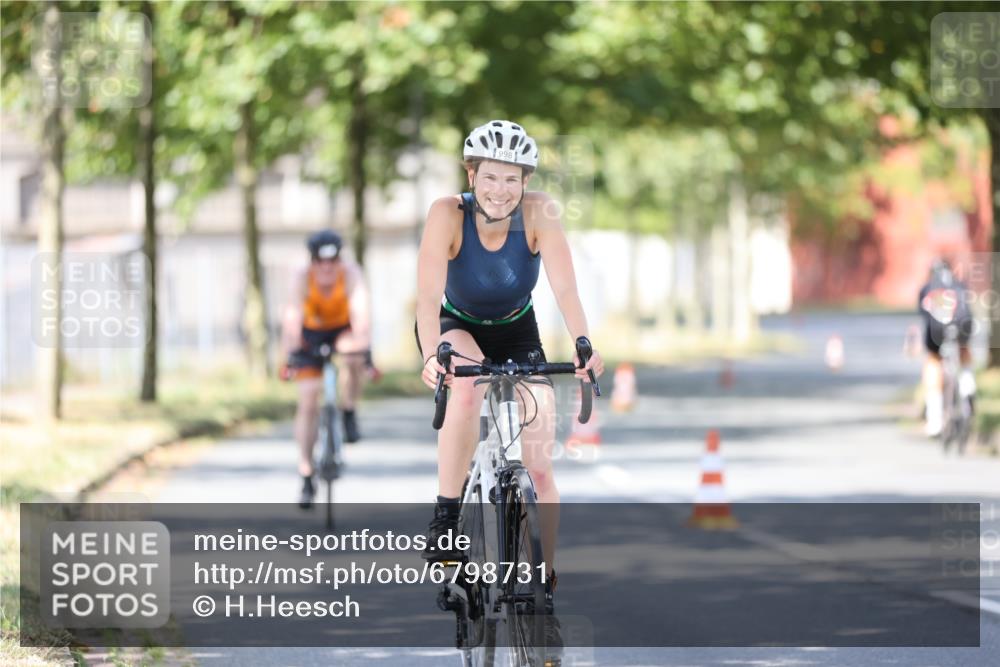 11.08.2024 - GEWOBA Citytriathlon Bremen H.Heesch http://msf.ph/oto/6798731 11.08.2024 11:54:57 Laufen  meine-sportfotos.de
